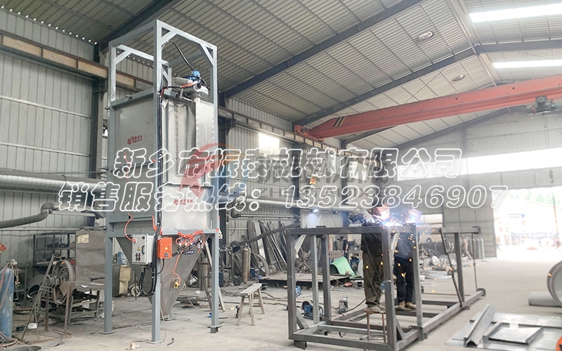 解決粉塵與浪費(fèi)：小蘇打噸袋拆包機(jī)的環(huán)保設(shè)計(jì)亮點(diǎn)
